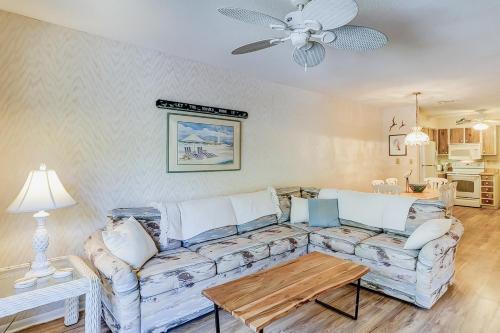 Folly Field Apartment | Fiddler's Cove 6G