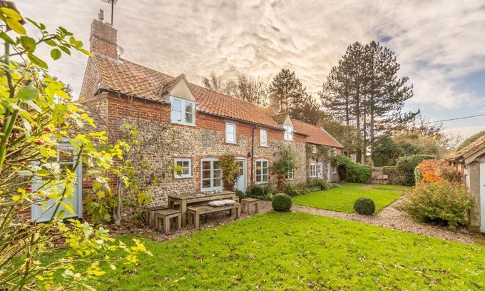 Field Dalling House | Field Row