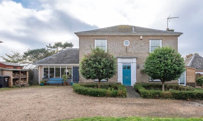 Wrentham Apartment | Field View, 4 Palmers Lane, Wrentham