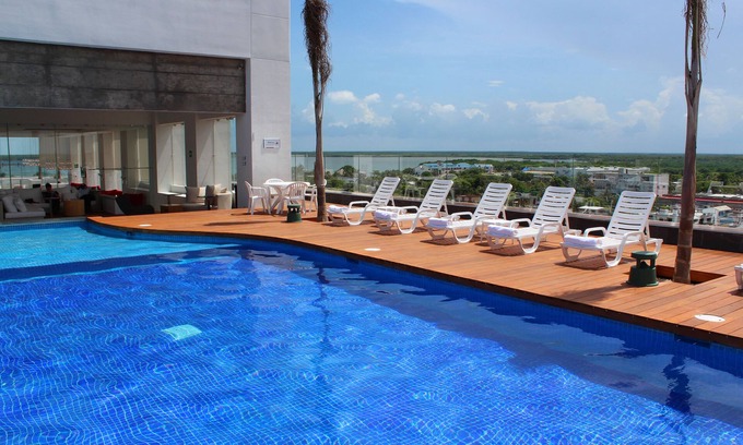 Chetumal Hotel | Fiesta Inn Chetumal Hotel