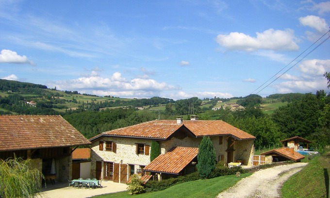Montagne House | Find yourself in the countryside with family or friends