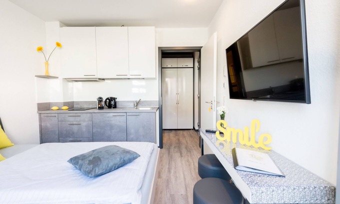 Bensheim Apartment | Fine & small design apartment for 1 person with private terrace + parking space!