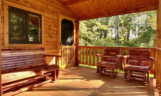 Bradford Cabin | Finger Lakes: Lamoka Hideaway