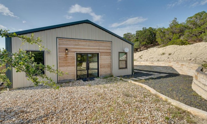 Dripping Springs House | Fire Pit and Deck Secluded Dripping Springs Retreat