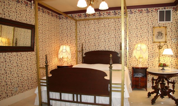 Pacific Grove Cabin | Fireplace/1880square tube brass KINGBED/1920triple bow front dresser/clawfoot