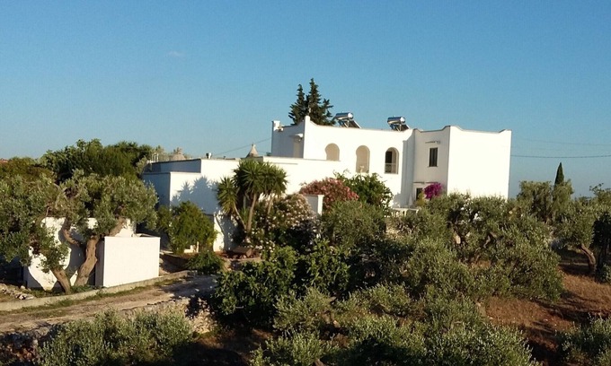 Cisternino Apartment | First floor apt. Shared, wonderful 9 metre terrace, pool and tennis court -