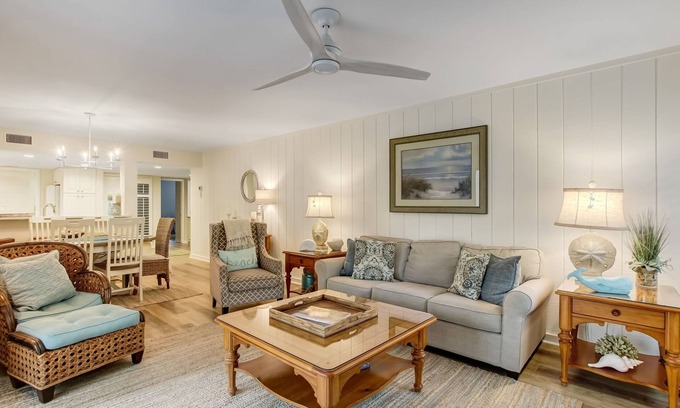 Fernandina Beach Condo | First-Floor, Beautifully-Updated Condo Only 5 Min Walk to Beach!