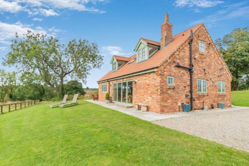 Darlington House | Fishermans Cottage - Neasham