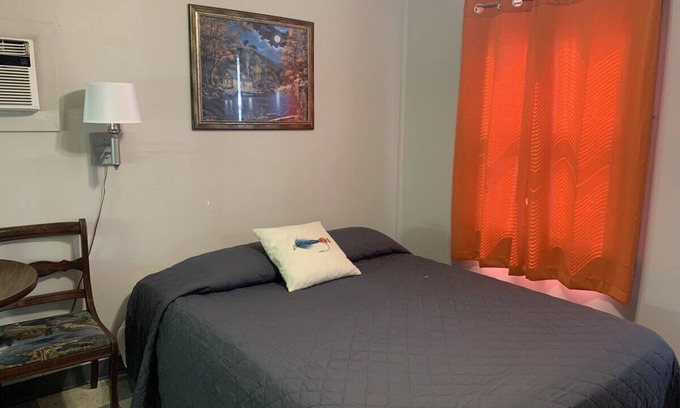 Cassville Cabin | Fishing & golfing getaway-Cabin 14