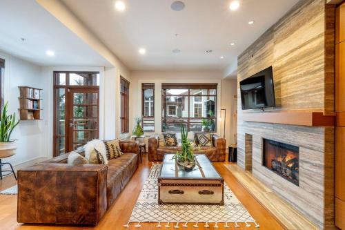 Whistler House | Fitzsimmons Walk 38 by Outpost Whistler