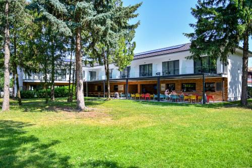 Dunajska Streda Apartment | FiVe Penzion