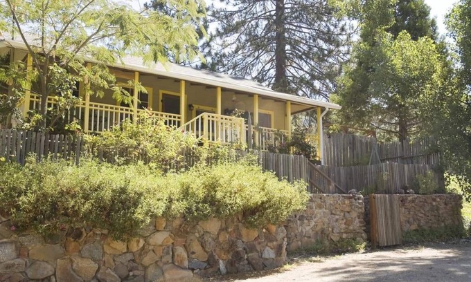 Pinehurst Cabin | Fivespot Cabin, an art and nature lover's retreat