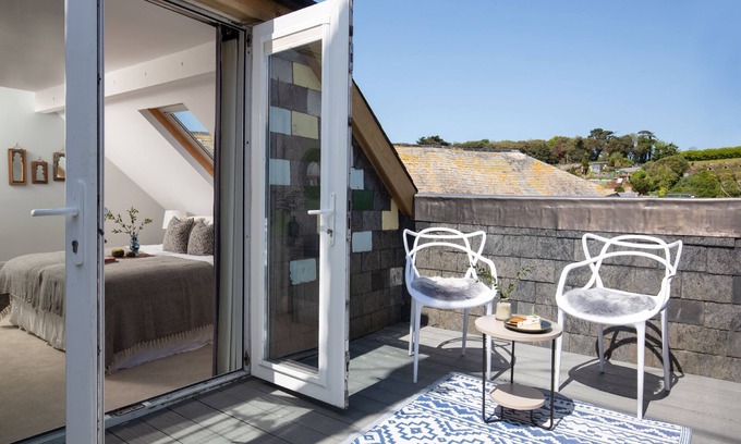 Treator Apartment | Flat 2 Strand House - Padstow - an apartment that sleeps 2 guests in 1 bedroom