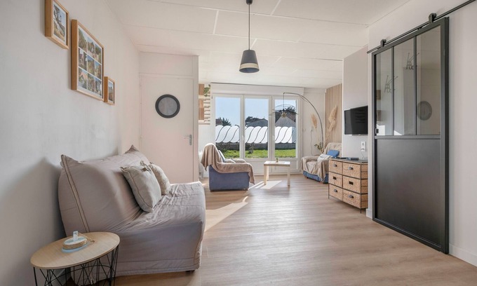 Prefailles Apartment | Flat for 4 with large garden