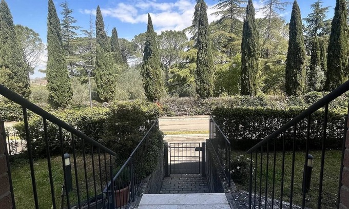 Asciano Apartment | Flat in Asciano with A/C, Garden,view,parking,walk distance to the centre, quiet