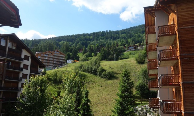 Saint-Pierre-de-Clages Apartment | Flat in Nendaz With Ski-in/ski-out Access
