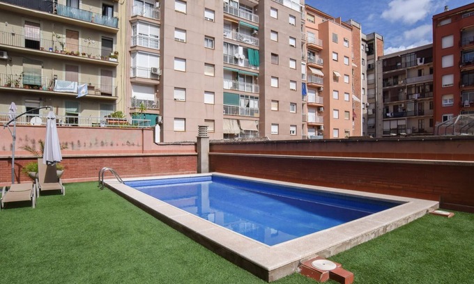 La Nova Esquerra de l'Eixample Apartment | Flat with Swimming Pool in Barcelona