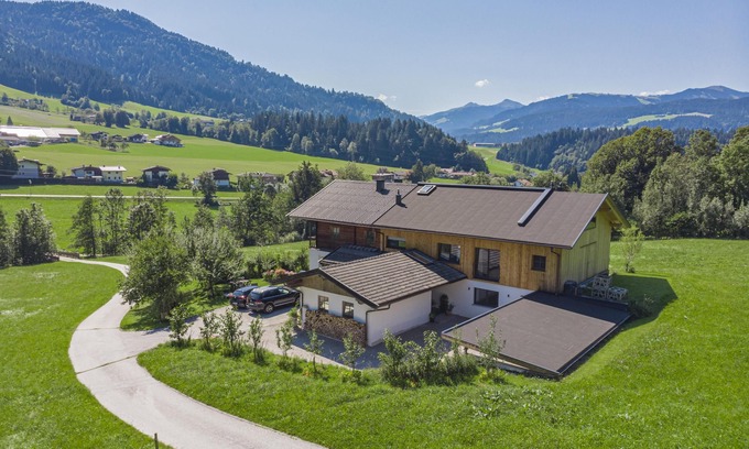Itter Apartment | Flat with terrace in Itter opposite the ski lift