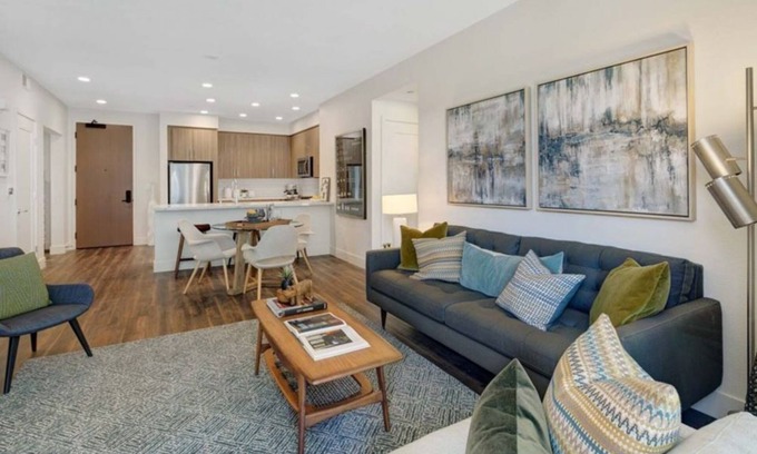 Heritage District Condo | Flats At Cityline Stylish 2BR Condo