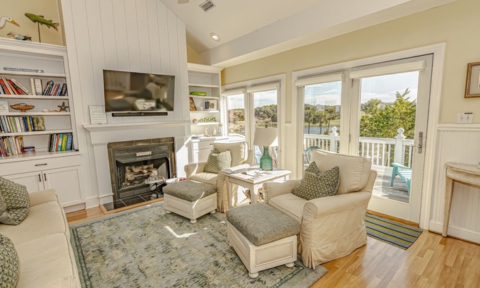 South Beach House | Flip Flops overlooks the signature hole of the golf course and has a beautiful view of the ocean!