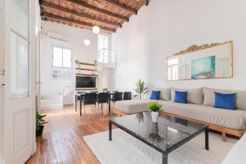 Palermo House | Fliphaus New Costa Rica 4900 - 6 Bd Pool Palerm