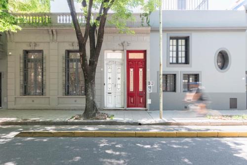 Palermo House | Fliphaus Ravignani 1668 - 3 Bd Pool & BBQ