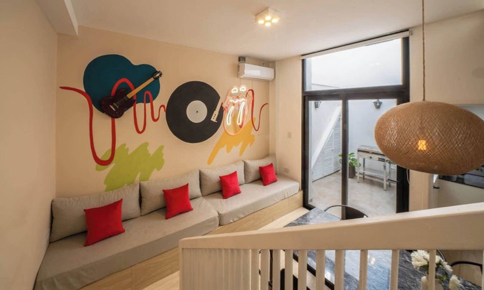 Villa Crespo Condo | Fliphaus + Serrano - 4 Bd Pool & BBQ Plaza Serrano