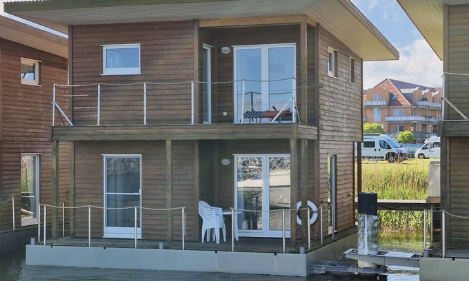 Barth House | Floating Houses - Komfortable Schwimmende Ferienhäuser im Barther Yachthafen
