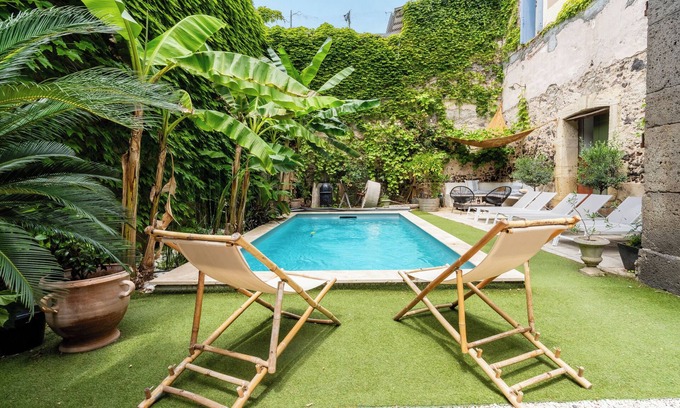 Saint-Thibery House | Flora - Maison de Maître - Patio et Piscine Privée