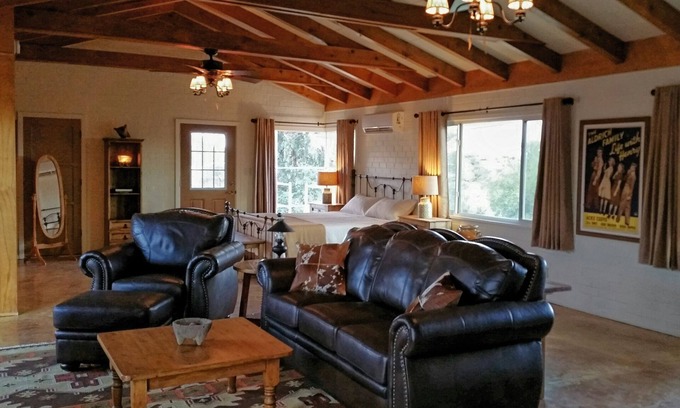 Casas Adobes Apartment | Foothills Ranch House in Casas Adobes, 8 ac estate with Pool, Tennis, Pickleball