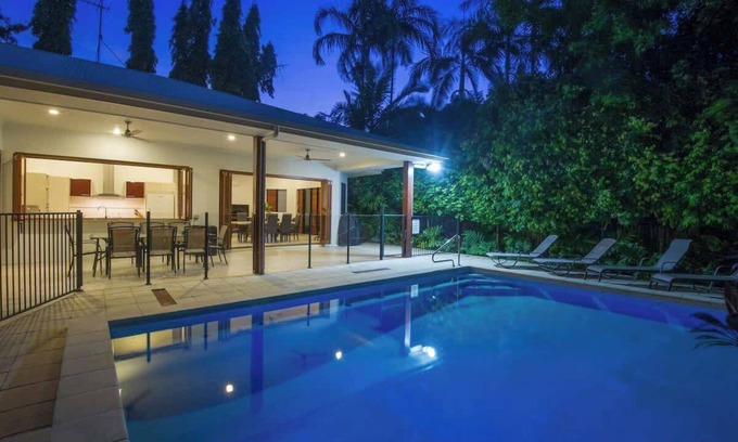 Port Douglas House | Footsteps to Four Mile - Port Douglas