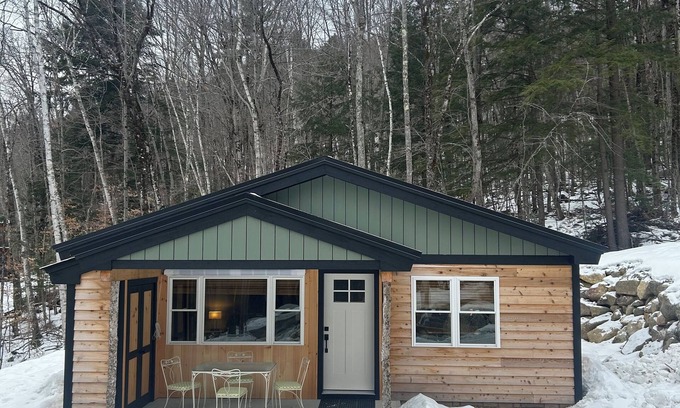 Intervale House | Forest Edge Homestead Charming 2 bdr. Bungalow in heart of MT Washington Valley