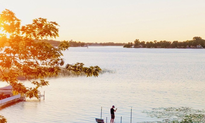 Forest Lake House | Forest Leaf Lake House, 30 mins from Twin Cities