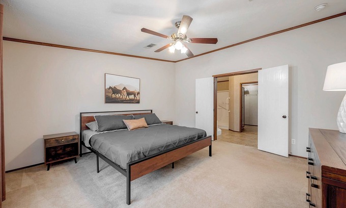 Conroe House | Forest Side manufactured home in Richards - 3 bedrooms