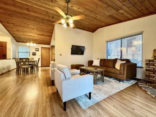 Pollock Pines House | Forest View Family Home