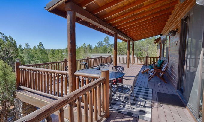 Show Low Cabin | Forest Views nFenced for Kids and/or Dogs, AC/Great Wi-Fi/DirectTV/Grill/Laundry
