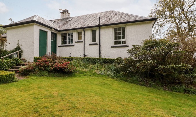 Lerags Cottage | FORESTER'S COTTAGE, with open fire in Kilmartin