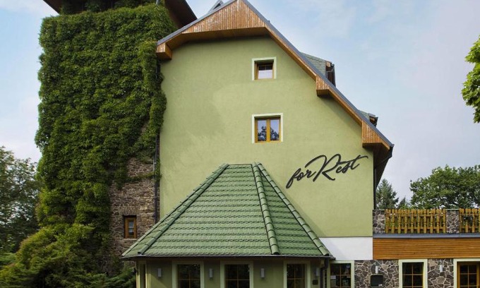 Chomutov Hotel | ForRest hotel
