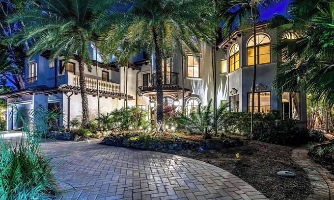 Las Olas Isles Villa | Fort Lauderdale, Waterfront Luxurious Italian Villa