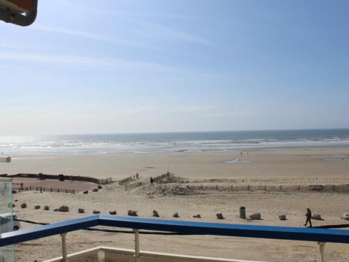 Fort-Mahon-Plage Apartment | Fort-Mahon-Plage : Appartement cosy à deux pas de la mer, animaux admis, parking privatif - FR-1-482-27