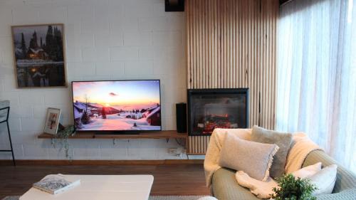 Hotham Heights House | Fountains 4