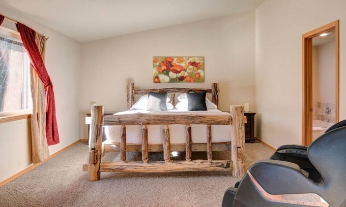Raymond Apartment | Four Bedroom Home with Hot Tub and Views