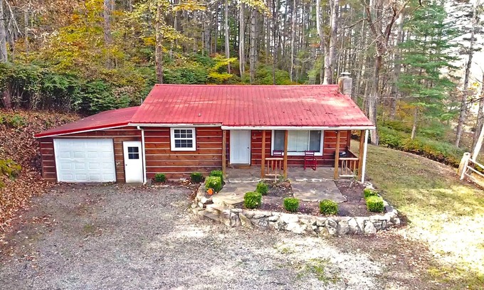 Franklin Cabin | Fox Den - 3 Bedroom/2 Bath Vacation Rental