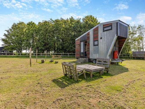 Foxley House | Fox Tiny House- Uk47395