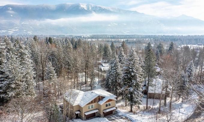 Columbia Falls House | Fox Trail