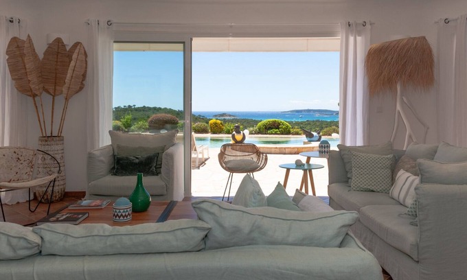 Sainte-Lucie-de-Porto-Vecchio Villa | Overlooking the sea on the Bay of Saint Cyprien, 4 bedroom villa with pool