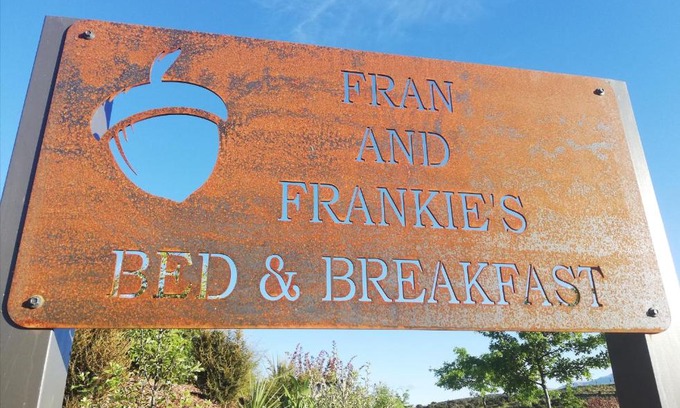 Luggate Bed & Breakfast | Fran and Frankie's Bed & Breakfast