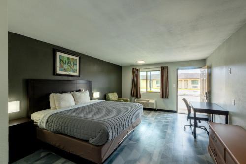 Freer Hotel | Freer Executive inn and Studios