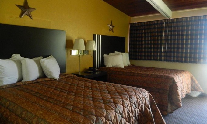 Freer Hotel | Freer Motel