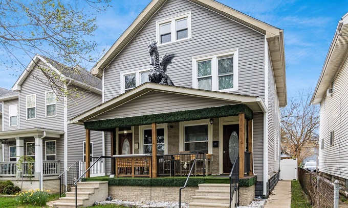 Weinland Park House | French Court Barcade: OSU home in Weinland Park/Short North